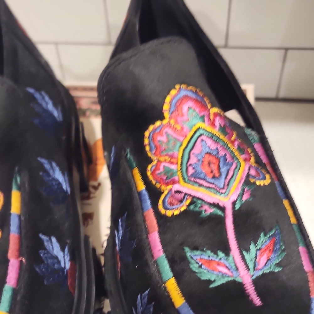 FARM Rio Black Embroidered Flats - Picture 6 of 6